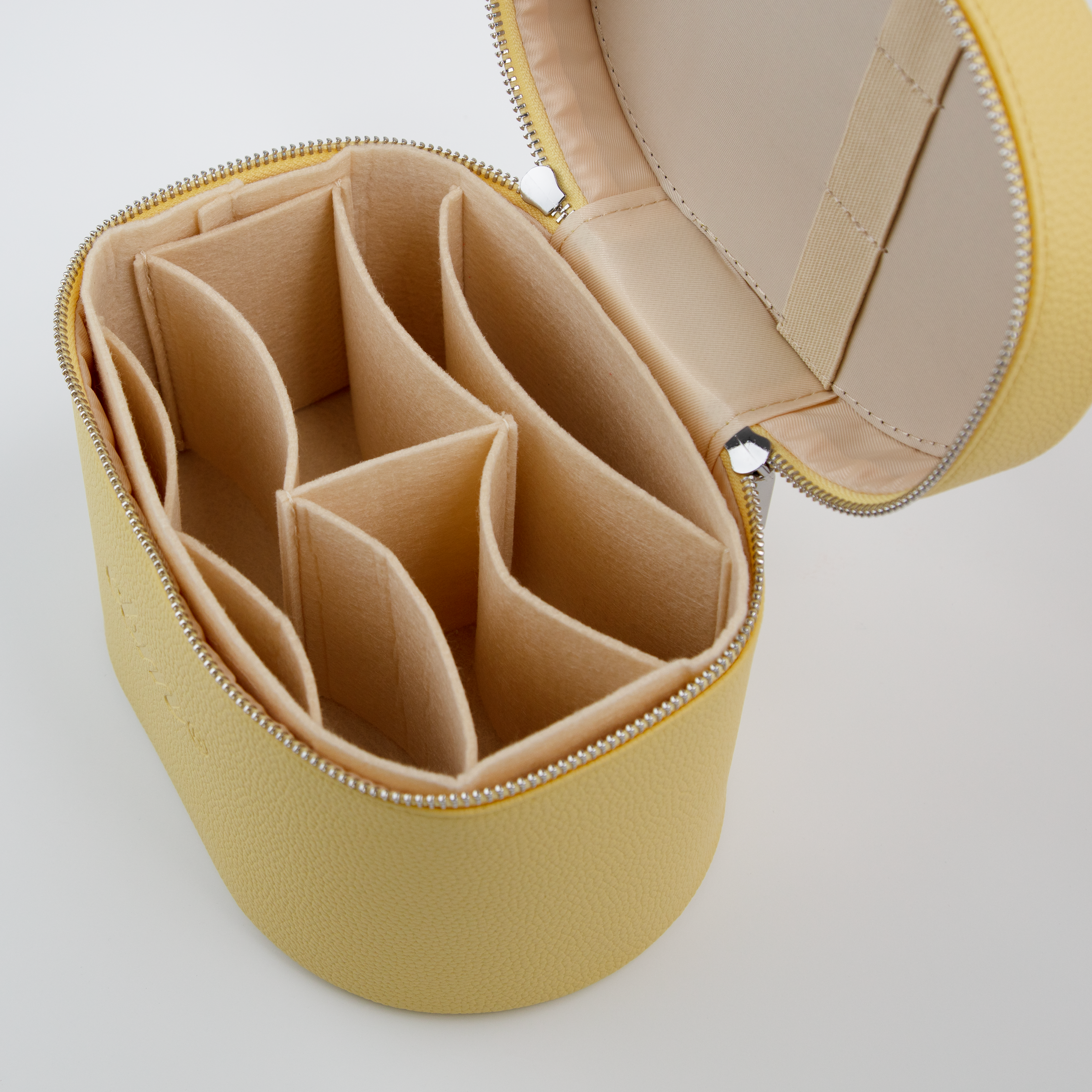 Vanity Case - Banana Cream