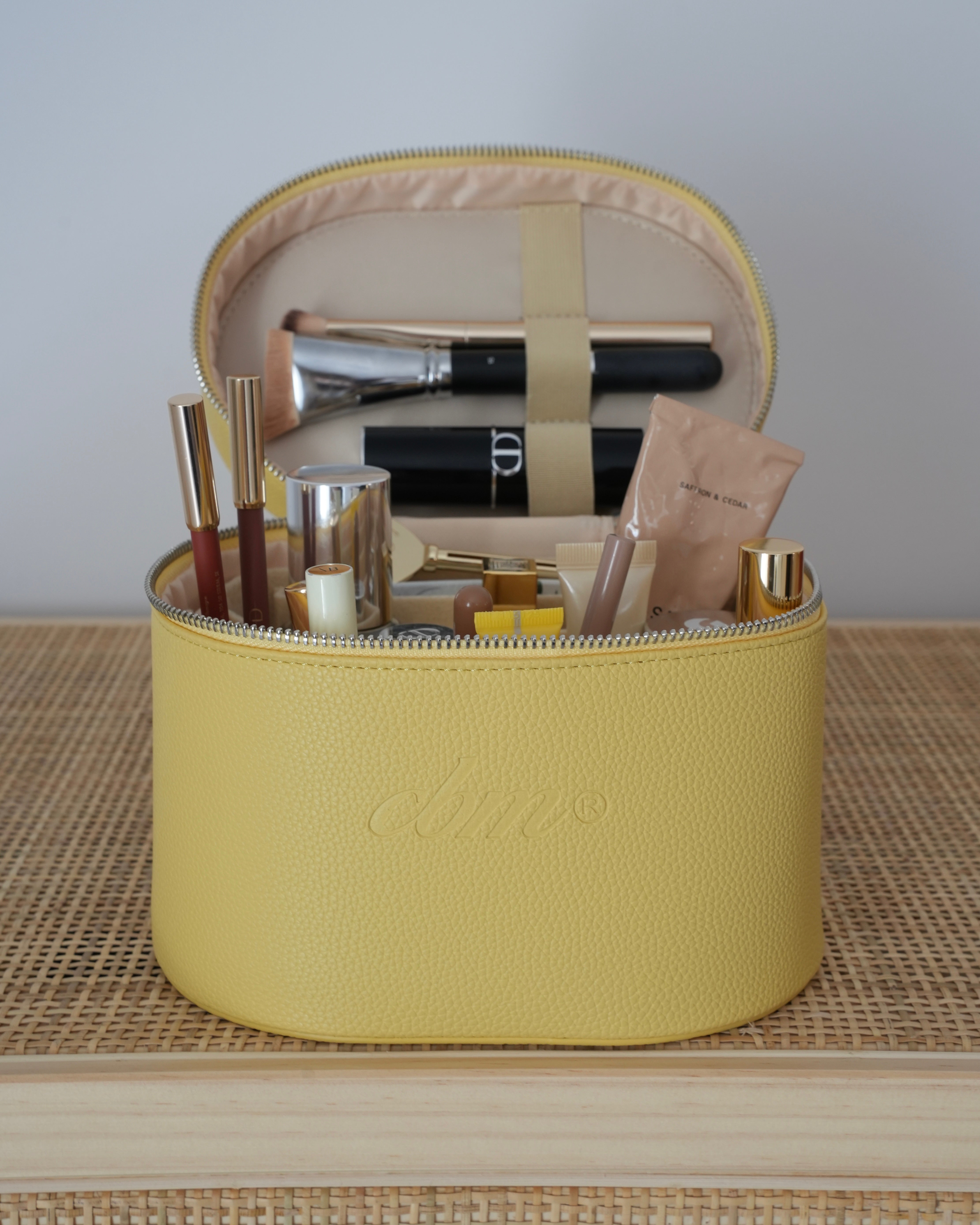 Vanity Case - Banana Cream